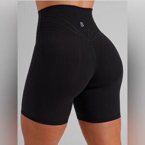 NWT Buffbunny Legacy 6” Biker Short size Small